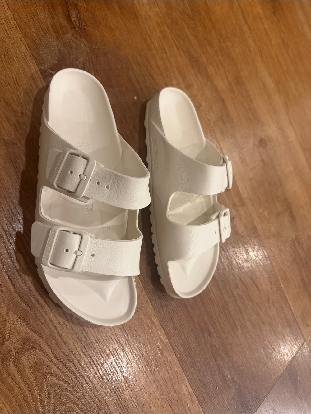 Size 38 Birkenstock White Two-Buckle Slide Sandals no box